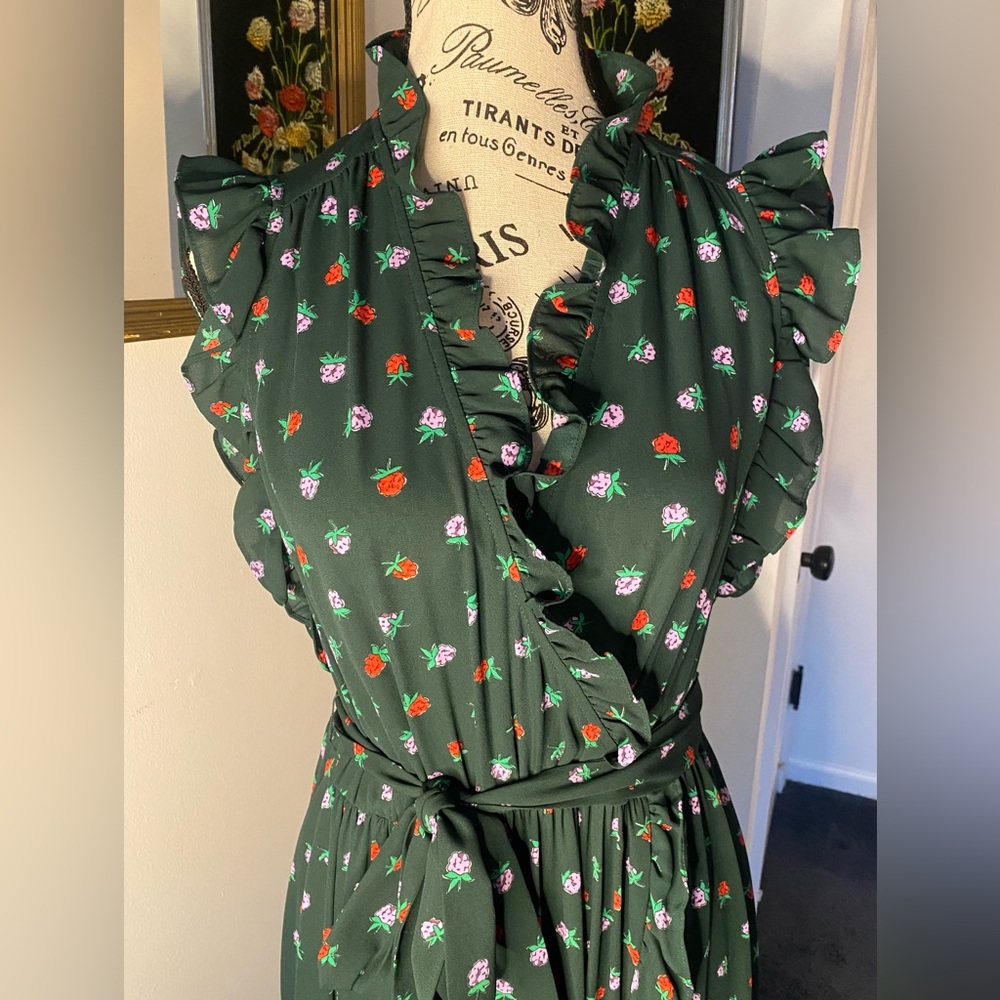 EUC- Kate Spade strawberries dress, size 8